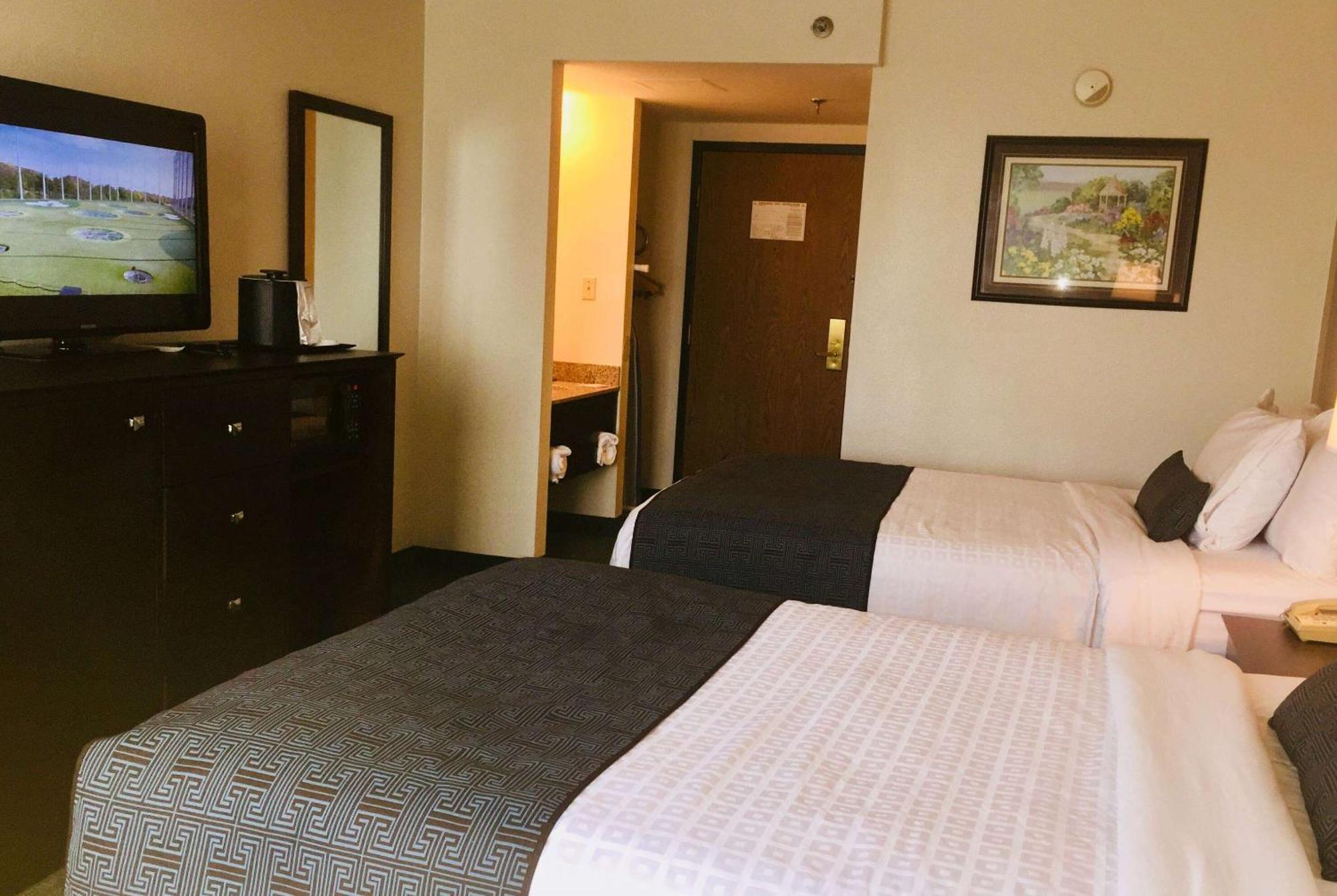 Wyndham Garden Williamsburg Busch Gardens Area Hotel Exterior photo