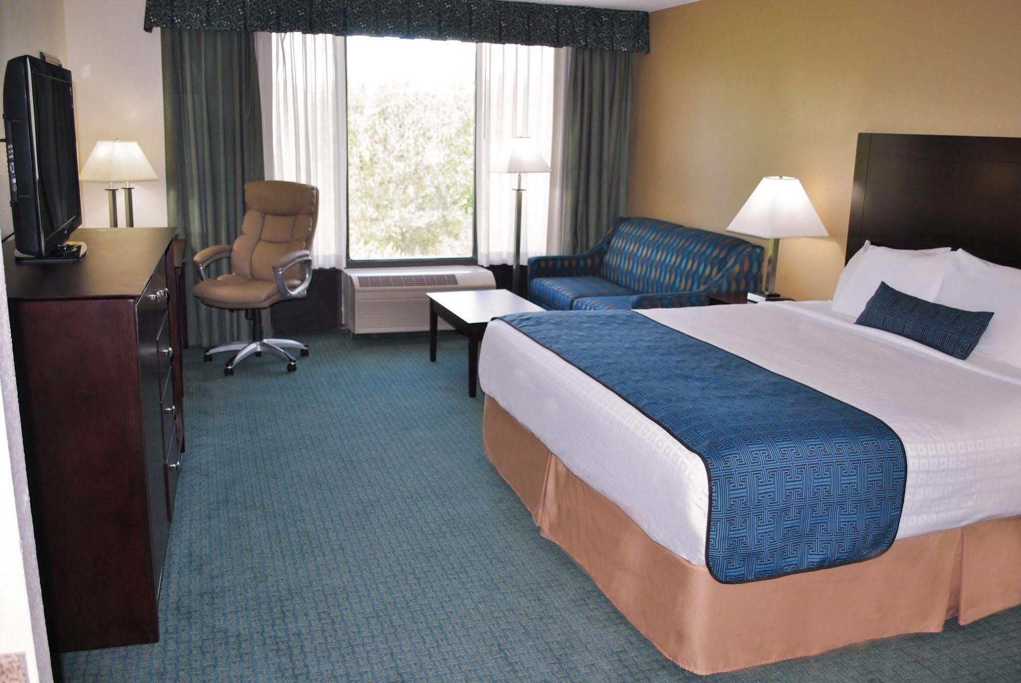 Wyndham Garden Williamsburg Busch Gardens Area Hotel Exterior photo